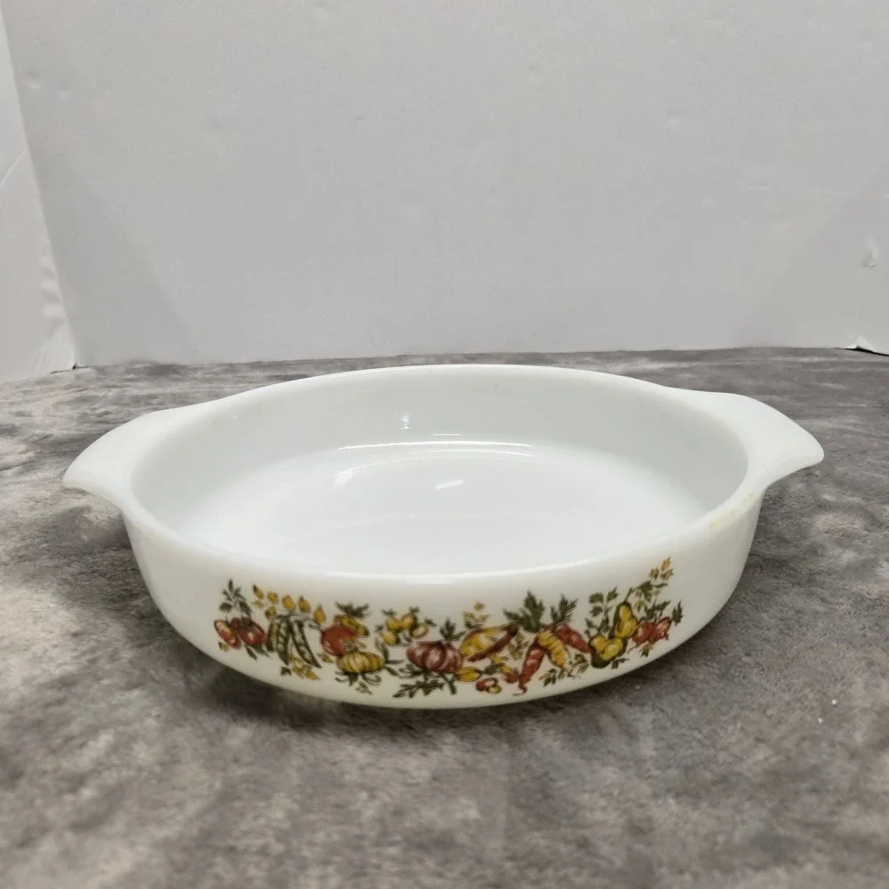 Anchor Hocking Fire-King Harvest Milk Glass Round Casserole Dish‎ 1.5 Qt Vintage